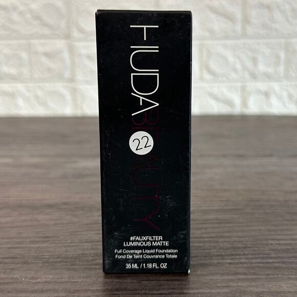 Huda Beauty #FauxFilter Luminous Matte Full Coverage Liquid Foundation 35ML 560R - Picture 1 of 6